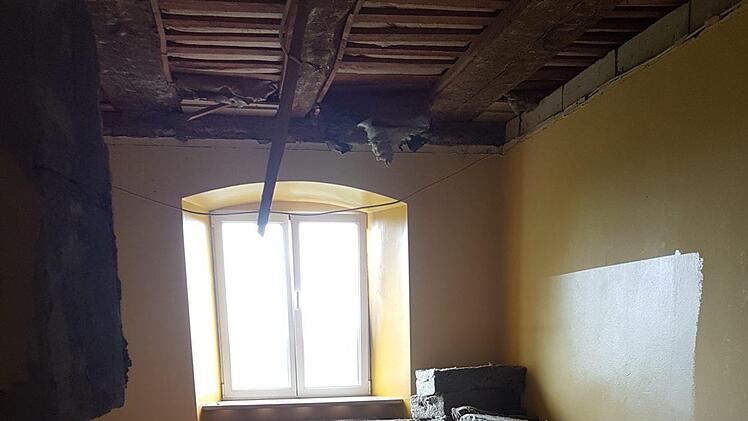 Im Zuge der Bauarbeiten kommt so einiges in den Container. Foto:  Jugendbildungsstätte Volkersberg