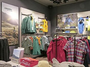 Von Jacken bis hin zu Wanderschuhen und vielem mehr reicht das Sortiment des neuen Schöffel-Lowa-Stores.