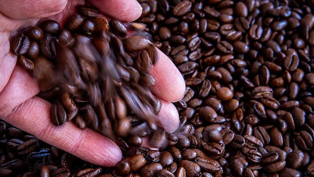 Kaffee viel zu billig? Tchibo zerrt Aldi wieder vor Gericht