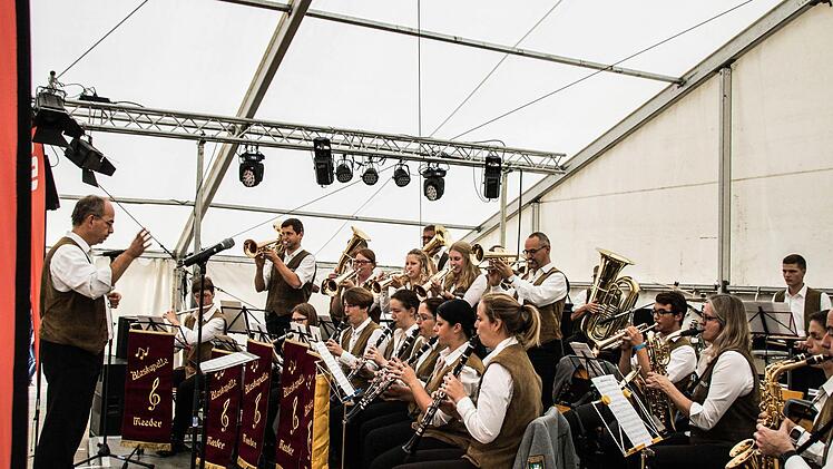 Impressionen vom Coburger "Lokalklang" am Sonntag: Blaskapelle MeederFoto: Jochen Berger