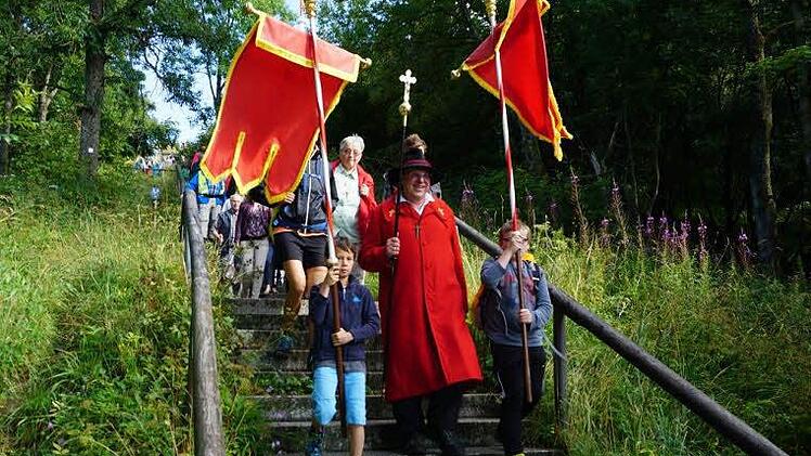 Impressionen von der Kreuzbergwallfahrt. Foto: Marion Eckert