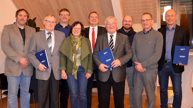 Die Verantwortlichen und Autoren können stolz sein. Foto: Andrea Spörlein