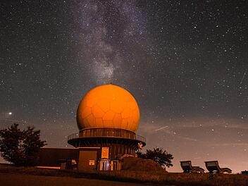 n der Rhön kann man noch einen sternenreichen Himmel erleben. Ziele im länder-übergreifenden Sternenpark Rhön sind der Schutz dieser natürlichen Nachtlandschaften sowie die Aufklärung über die schädlichen Auswirkungen von Lichtimmissionen auf Natu...