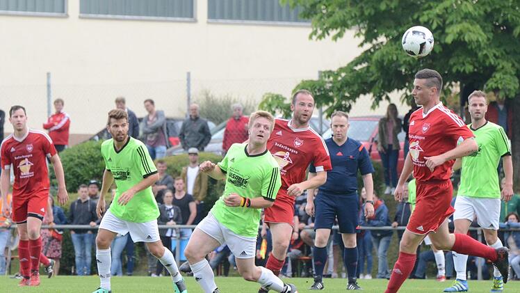 Grün hat Hoffnung: Das Remis in Altbessingen bedeutet für die Ramsthaler um (von links) Nico Morper, Björn Morper und Timo Kaiser eine ordentliche Ausgangsposition fürs Rückspiel am Samstag (18 Uhr).Andre Keller