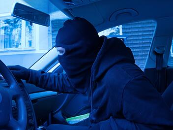 Autodiebstahl in Ansbach: Verfolgungsjagd mit Polizei auf der A6