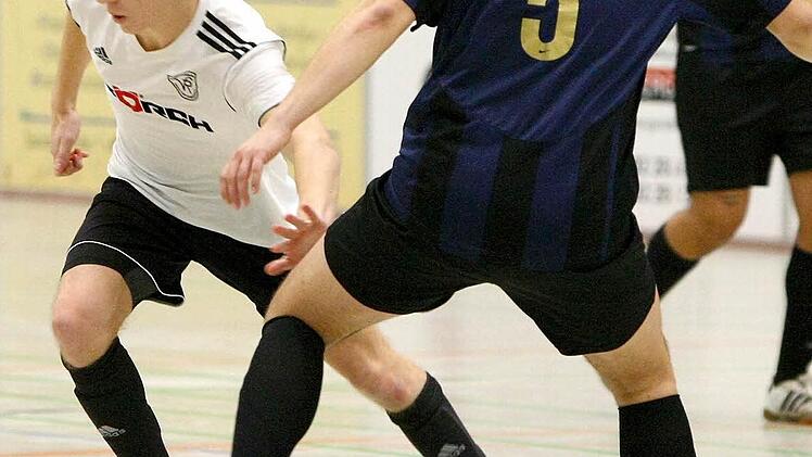 Jonas Beszczynski (links) gegen Sven Schelhorn vom ATS.