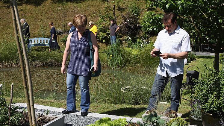Im Garten der Familie Schmitt. Foto: Michael Wunder