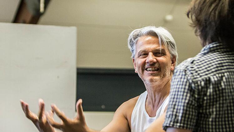Schauspieldirektor Matthias Straub probt "Die Schatzinsel"Foto: Jochen Berger