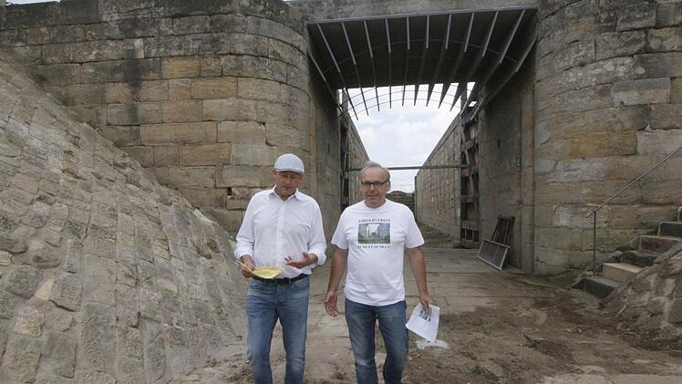 Das Kanalbett der Schleuse ist jetzt wieder zugänglich. Foto: Josef Hofbauer