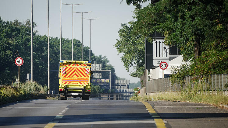 Brand im Berliner Grunewald nach Explosion am Donnerstag (4. August 2022)