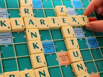 "KLARTEXT!" heißt das Schulprojekt der Mediengruppe Oberfranken, bei dem Schüler die Zeitung und das Newsportal inFranken.de kennenlernen und auch ein Mitglied der Redaktion im Klassenzimmer interviewen können.  Foto: Barbara Herbst