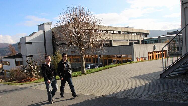 Durch die energetische Sanierung beim Gymnasium Fränkische Schweiz, können jährlich 71 000 Euro eingespart werden.  Foto: Hofbauer