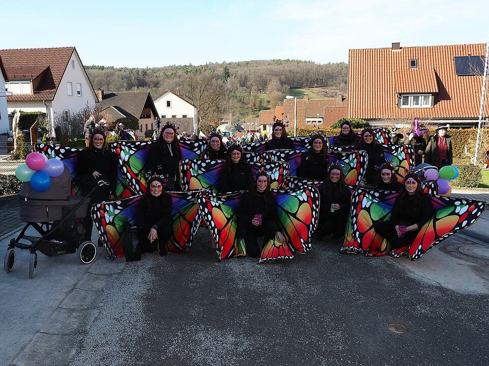 Buntes Faschingstreiben lockte tausende Besucher an.
