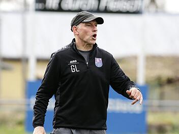 Georg Lunz stand am vergangenen Samstag beim Lokalderby gegen den SV Memmelsdorf zum letzten Mal als Trainer des FC Eintracht Bamberg an der Seitenlinie. Foto: sportpress