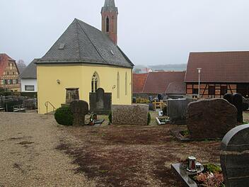 In einer Info-Versammlung gab es reges Interesse an der Planung zur Neugestaltung des Friedhofs.