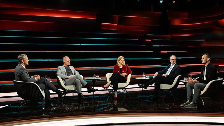 Markus Lanz diskutierte am Mittwoch mit (von links) Matthias Miersch, Kristina Dunz, Lars Feld und Ibrahim Naber.