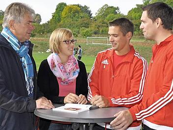Eine Familie, ein Verein, von links: SC-Vorsitzender und Familienoberhaupt Alfred Ledig (64) mit Tochter Dorothea Metterlein (30) sowie den beiden Söhnen Christoph (37) und Andreas Ledig (39)  Foto: Leo Hühnlein