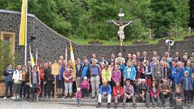 Die Teilnehmer der Kreuzbergwallfahrt Foto: privat