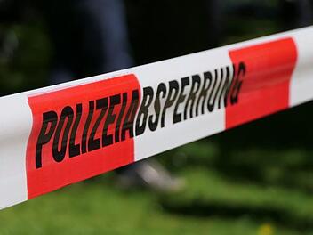 Ein ausgebrannter, vermutlich gestohlener Transporter wurde bei Plech gefunden. Die Polizei ermittelt. Symbolbild: Stadtgeschehen-Luebeck/pixabay