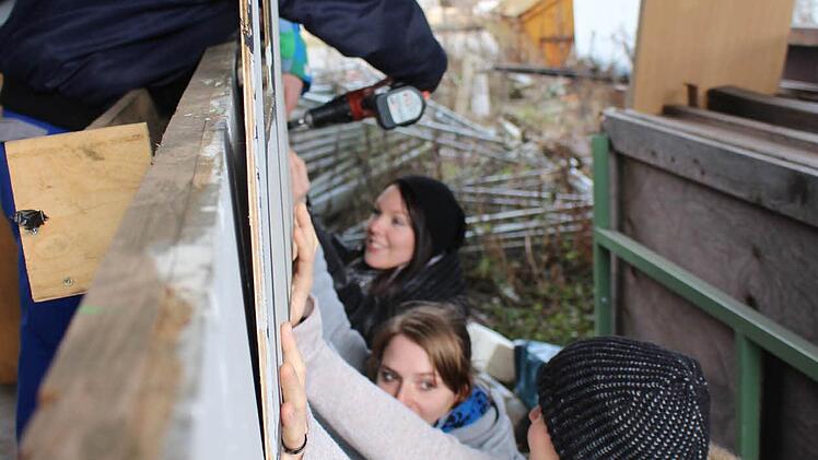 In Ziegelanger packen auch die Mädels kräftig mit an. Foto: Mattheus