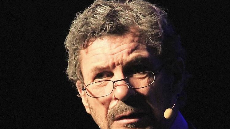 Bernd Regenauer besticht mit seinen Ausführungen als Harald Nützel.  Foto: Richard Sänger