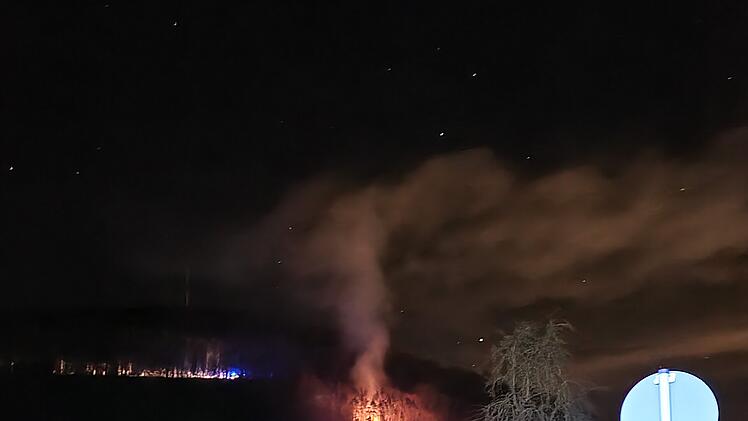 Lohr am Main: Waldbrand macht Feuerwehr zu schaffen