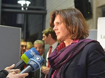 Die bayerische Wirtschaftsministerin Ilse Aigner am Montag in Zirndorf. Foto: Nikolas Pelke