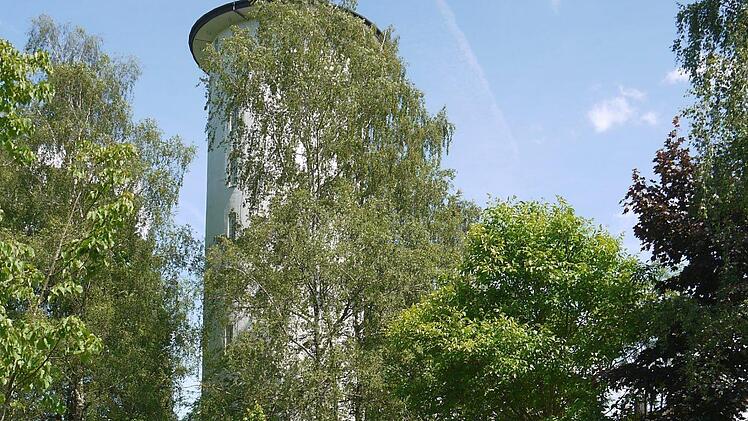 Auf dem Spielplatz am Wasserturm ist am Sonntag ein Kind von einem Hund angefallen worden. Foto: Berthold Köhler