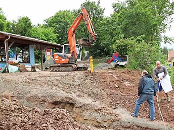 Außen wie innen ist der Kindergarten in Reichenbach derzeit eine einzige Baustelle.  Fotos: Heike Beudert