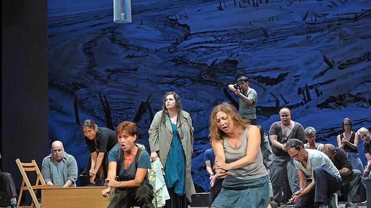 Szene aus Bellinis "Norma" am Landestheater Coburg.Foto: Andrea Kremper