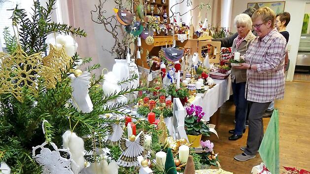 Das Angebot beim Harsdorfer Adventsbasar war gro&szlig;. Foto: Dieter H&uuml;bner