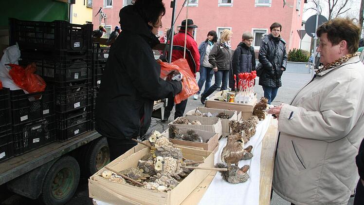 Beim Georgimarkt ist Presseck in Bummellaune.