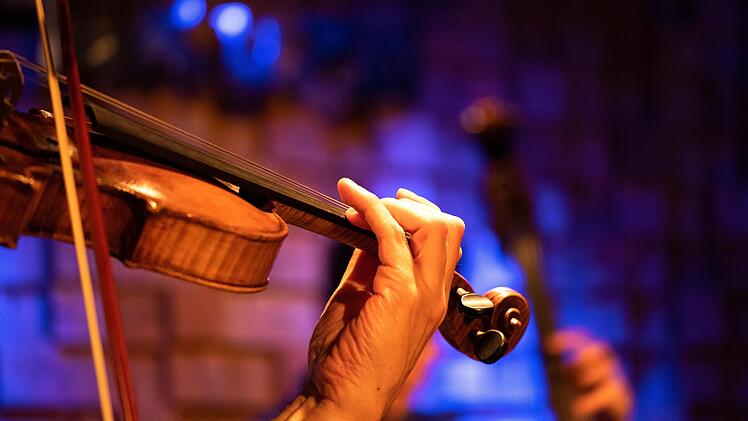 Coburg: Benefizkonzert für Brustkrebs-Hilfsfonds - Laurent Breuninger spielt Paganini