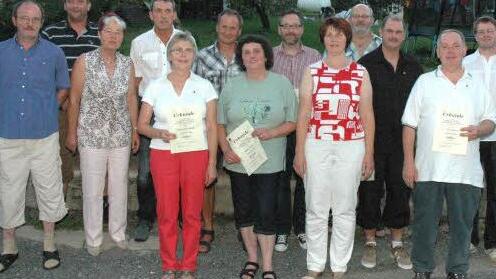 Diese HSVler erhielten Bronze und Silber. Von links Friedhelm Meyer, Gerd Köhler, Zweite Vorsitzende Trudi Rößner, Thomas Angermüller, Martin Steinert, Karin Vetter, Wolfram Rößner, Sonja Treiber, Wolfgang Kettler, Thomas Büchner, Uwe Hein und Vorsitzender Michael Schmitz.