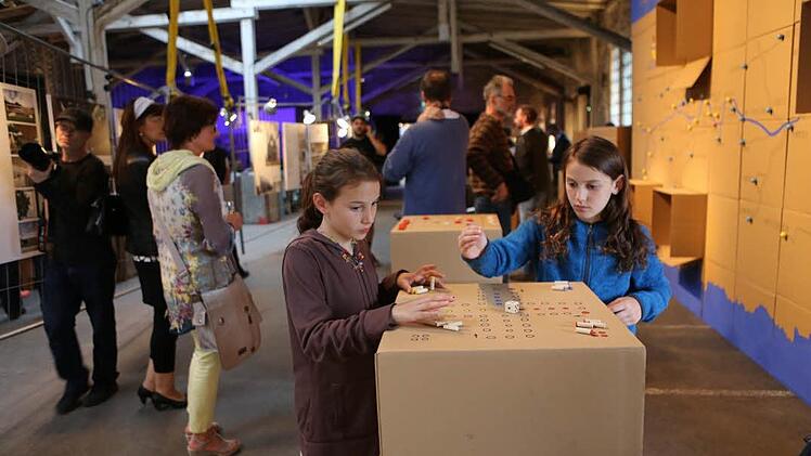 Steh- und Spieltisch in einem.