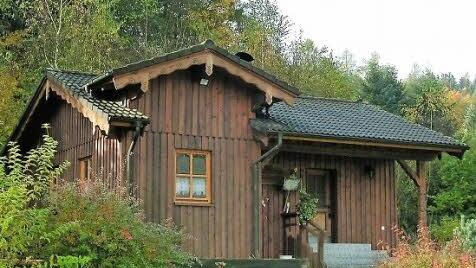 Das schmucke Vereinsheim des Gartenbauvereins Stockheim-Wolfersdorf ist durch Eigenleistung der Hobbygärtner entstanden. Am Sonntag findet dort das Gartenfest statt.  Foto: Gerd Fleischmann