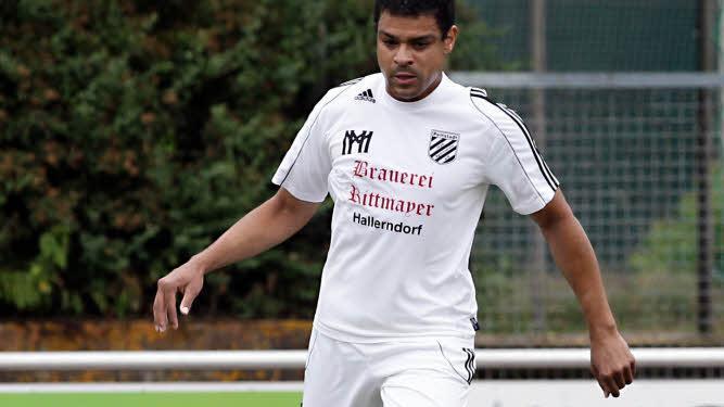 Der Bayernliga-erfahrene Stegauracher Routinier Oliver Riley trägt ab der neuen Saison das Trikot des SV Pettstadt. Foto: sportpress