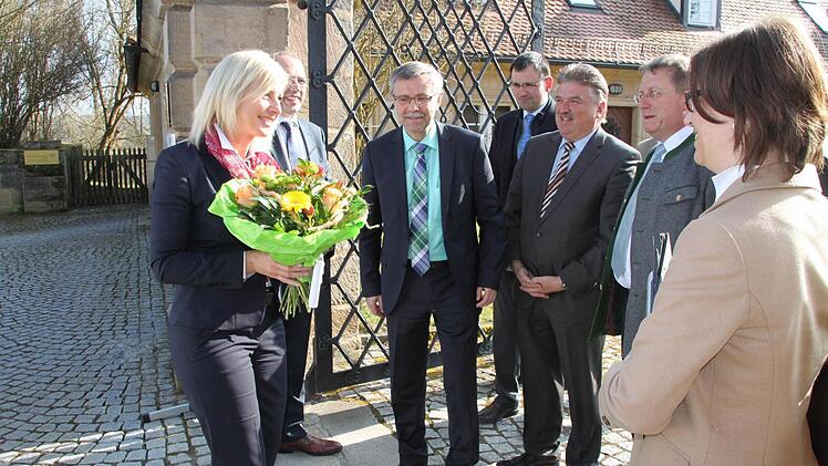 Empfangskomitee für Bayerns Umweltministerin Ulrike Scharf. .Foto: Stephan Tiroch