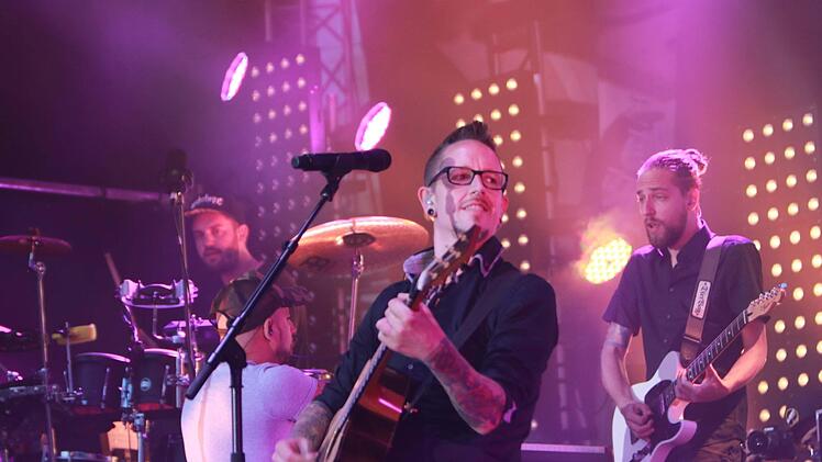 Seiler & Speer begeisterten das Publikum im Schlosshof von Tambach. Foto: Jochen Berger