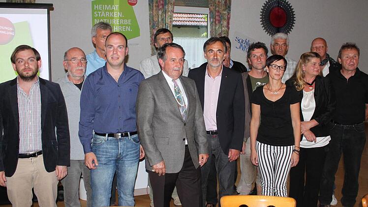 Das komplette Vorstandsteam des neuen Vereins Foto: Klaus Schmitt