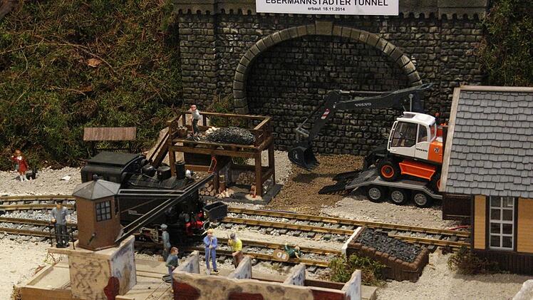 Ginge es nach dem Willen der CSU, sollten die Bauarbeiten am Tunnel unverzüglich aufgenommen werden, so wie hier bei den Forchheimer Eisenbahnfreunden in der Kaiserpfalz.  Foto: Josef Hofbauer