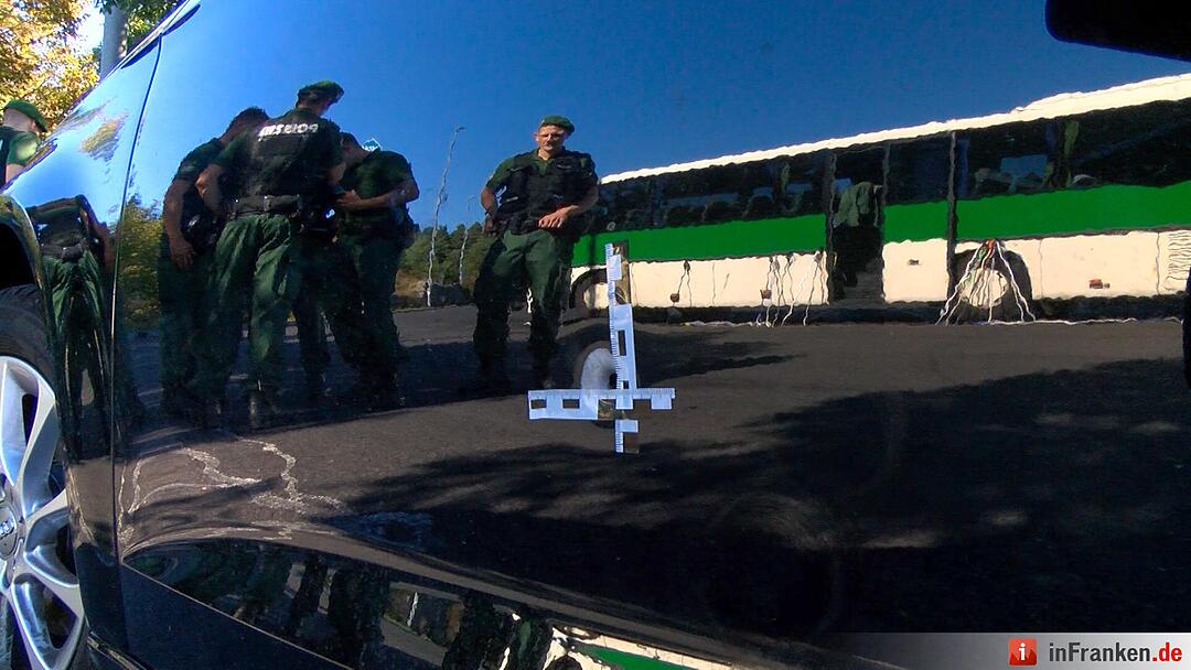 Heckenschütze feuert auf fahrende Autos bei Schnaittach