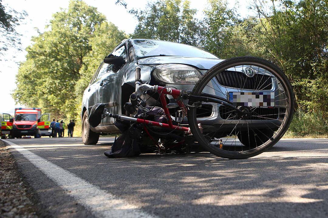 Unfall im Kreis Forchheim: 63-jähriger Radler stirbt vor den Augen seiner Frau