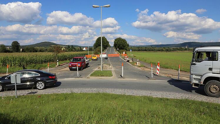 Die Kreisstraße FO 4 nach Eggolsheim ist während der Bauarbeiten gesperrt. Fotos: Barbara Herbst