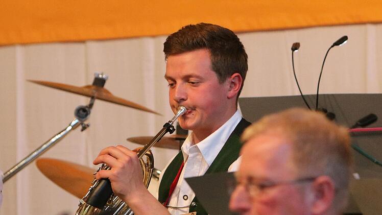 Im ersten Teil des Konzerts in Meeder trat die Musikkapelle Nußdorf am Inn auf.Foto: Jochen Berger