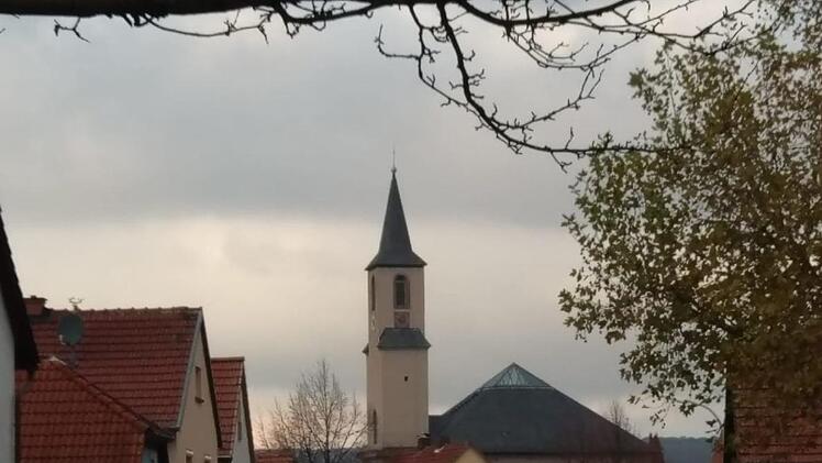 Der Gemeinderat beschloss, dass die Kosten in H&ouml;he von bis zu 16&nbsp;000 Euro f&uuml;r die Reparatur der Glockenanlage der Kirche Sankt Andreas von der Gemeinde Wonfurt &uuml;bernommen werden. Christian Licha