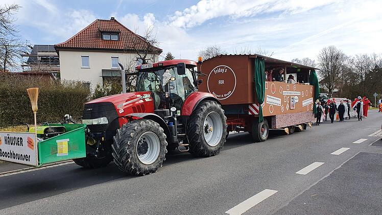 Faschingszug in Hausen.Bernd Czelustik