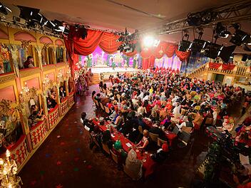 Diverse Sendungen über die fränkische Fastnacht ist ab dem 18. Januar im Bayerischen Rundfunk zu sehen. Die Kult-Sendung "Fastnacht in Franken" ist am Freitag, 22. Februar 2019, zu sehen. Foto: Nicolas Armer/dpa.