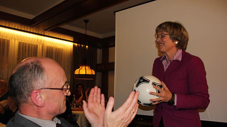 Als Teamplayerin präsentierte sich Barbara Baumbach mit Lederball.