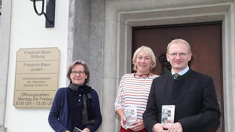 Andrea Buder (von links) von der Bayerischen Akademie der Schönen Künste, Marion Konrad  von der Kulturgemeinde Burgkunstadt und Otmar Fugmann von der Friedrich-Baur-Stiftung stellten die elfte Saison der Kultursonntage vor.Gerda Völk